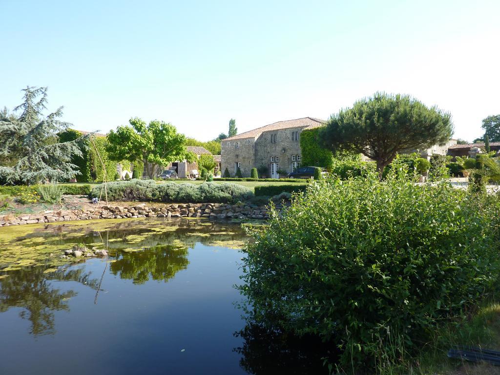 Logis De La Robliniere Bed and Breakfast Landevieille Buitenkant foto